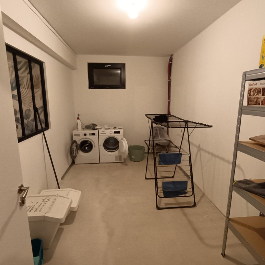 Bretzel Local lingerie sous-sol
