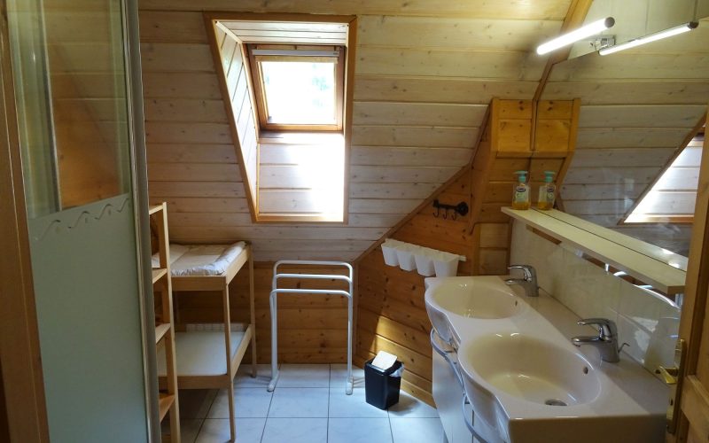 Salle-de-bain-étage.jpg
